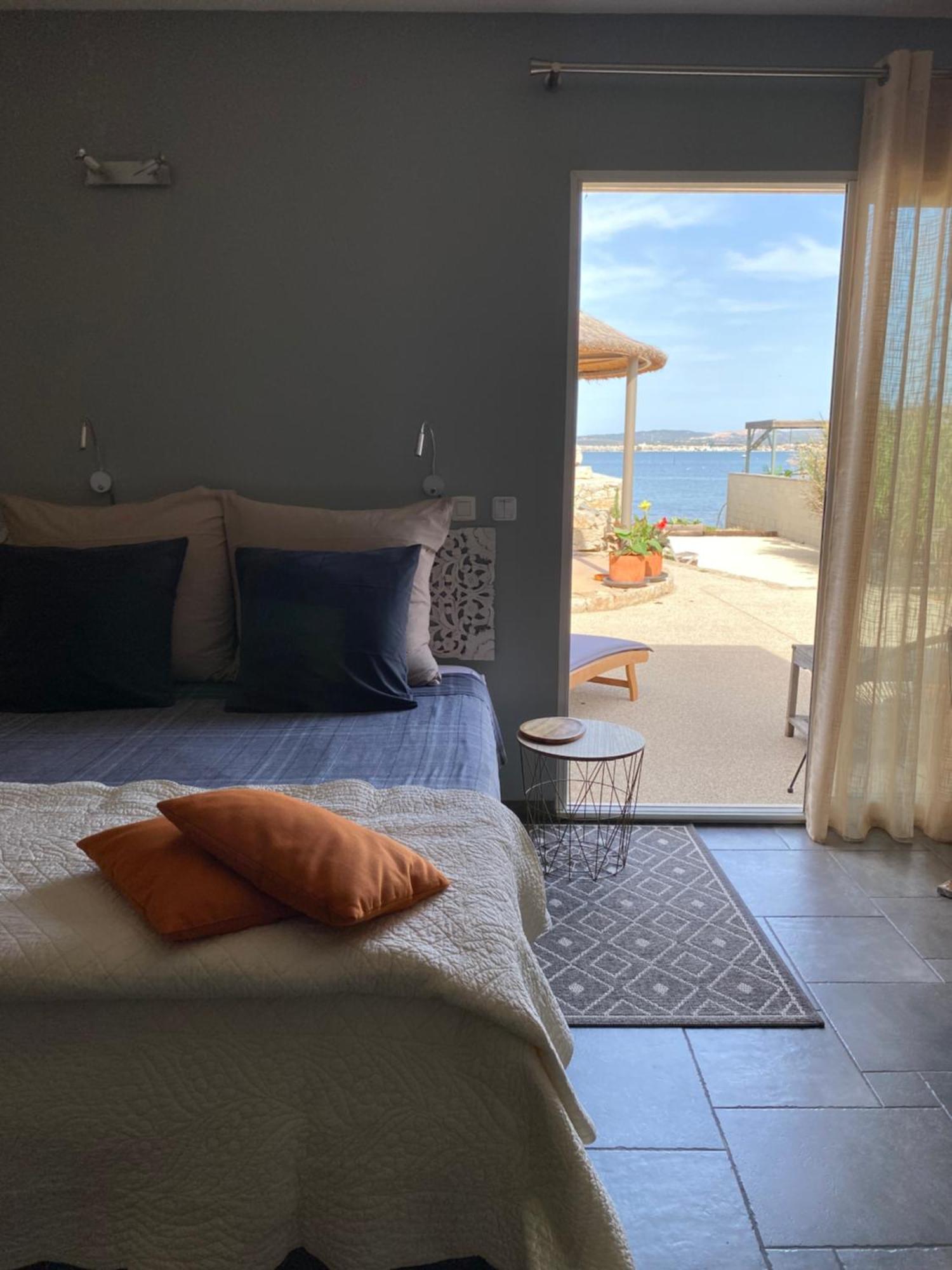Les Pieds Dans L'Eau Bed & Breakfast Sete Exterior photo